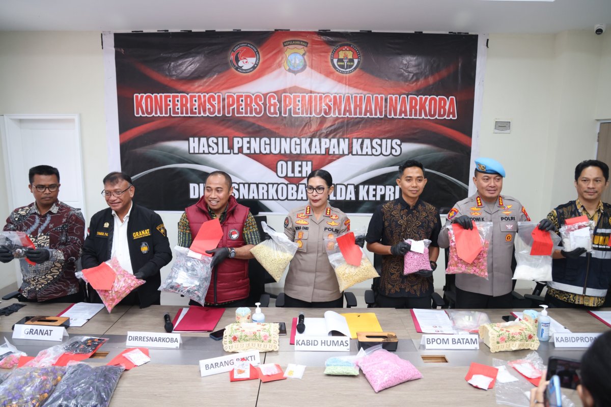 Ditresnarkoba Polda Kepri Gelar Konferensi Pres Ungkap Kasus dan Pemusnahan Barang Bukti Tindak Pidana Narkotika Periode Bulan Februari-April 2026